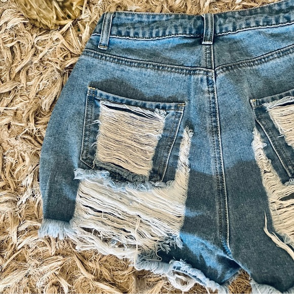 NEW Super Frayed Denim Shorts - Picture 8 of 12